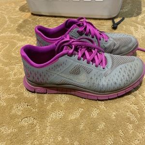 women’s nike tennis shoes